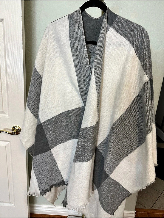 Old Navy Sweaters - Old Navy Plaid Fringe Poncho in Gray & White